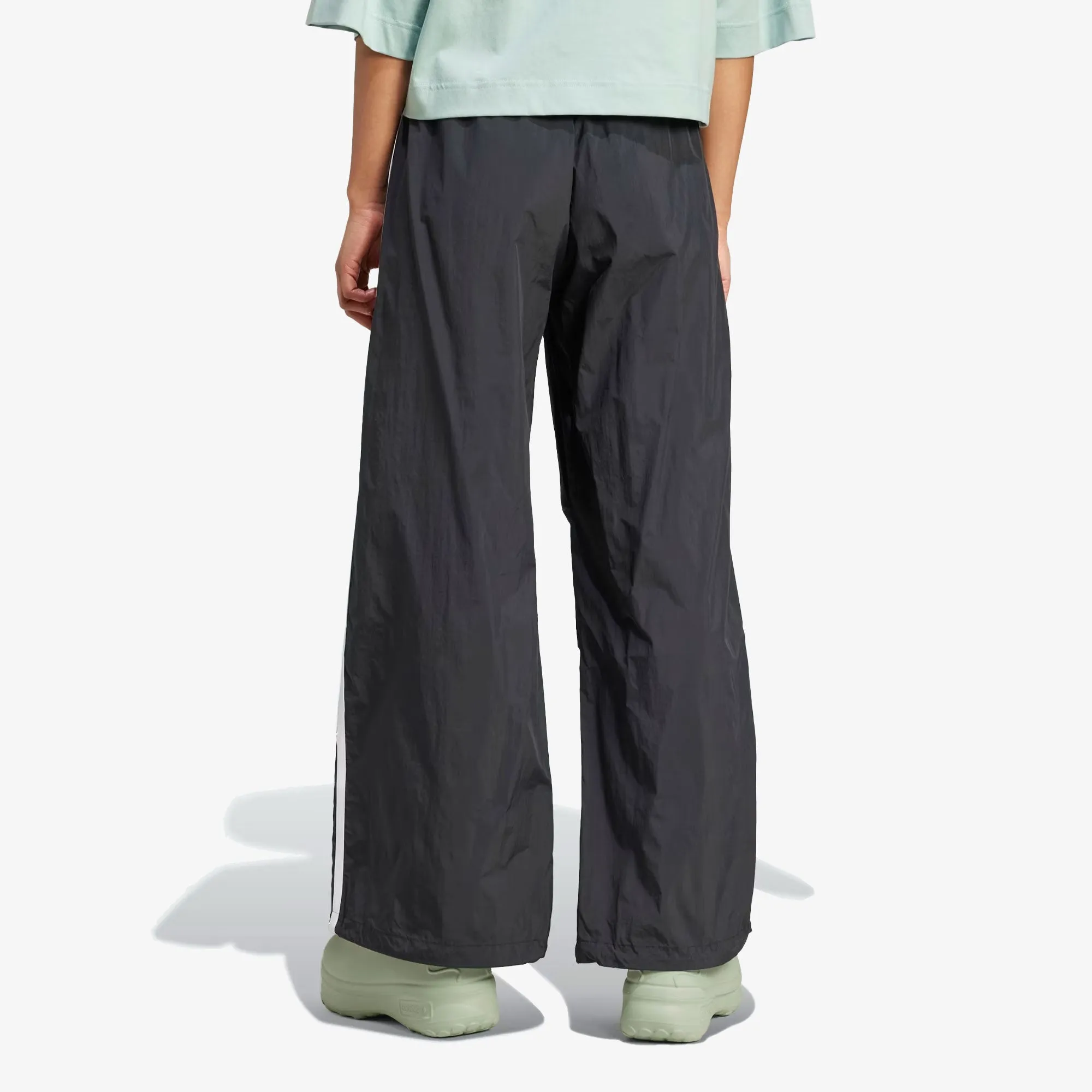 ADIDAS ORIGINALS | WMN'S 3-STRIPES WOVEN PARACHUTE PANTS { BLACK