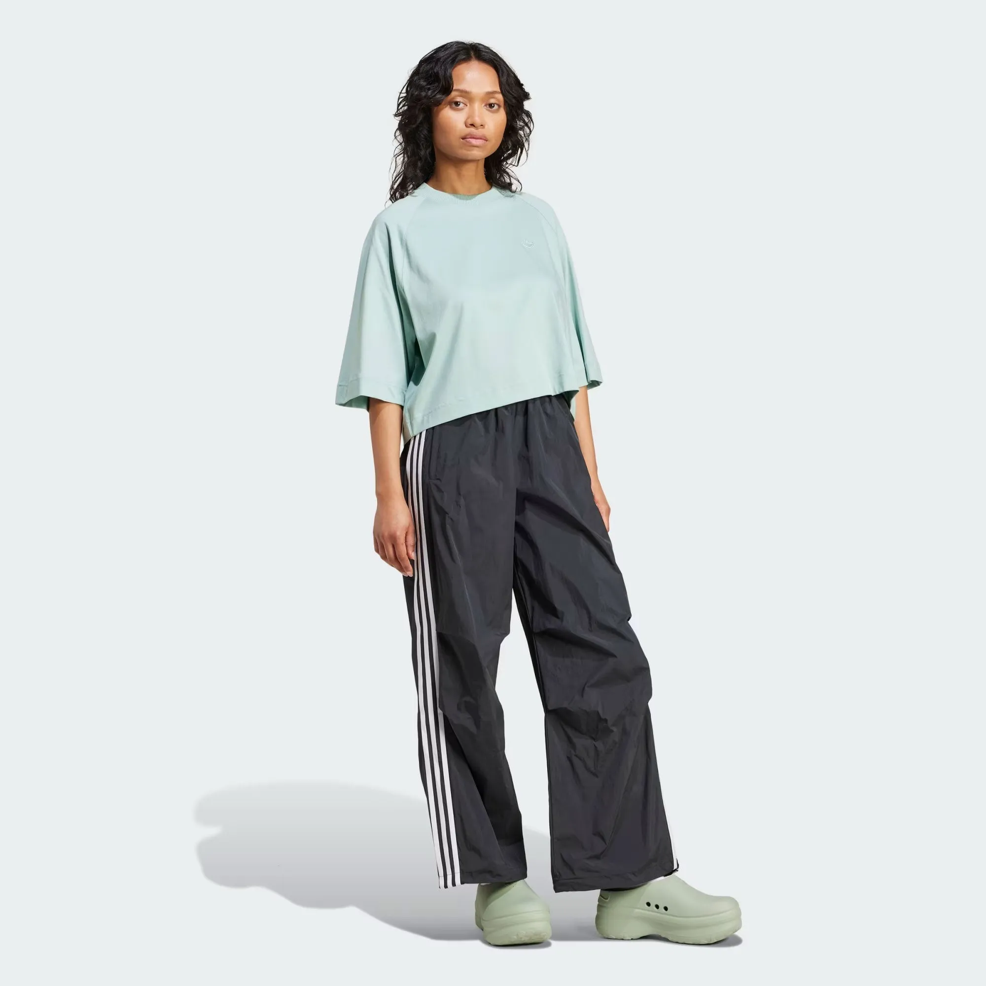 ADIDAS ORIGINALS | WMN'S 3-STRIPES WOVEN PARACHUTE PANTS { BLACK