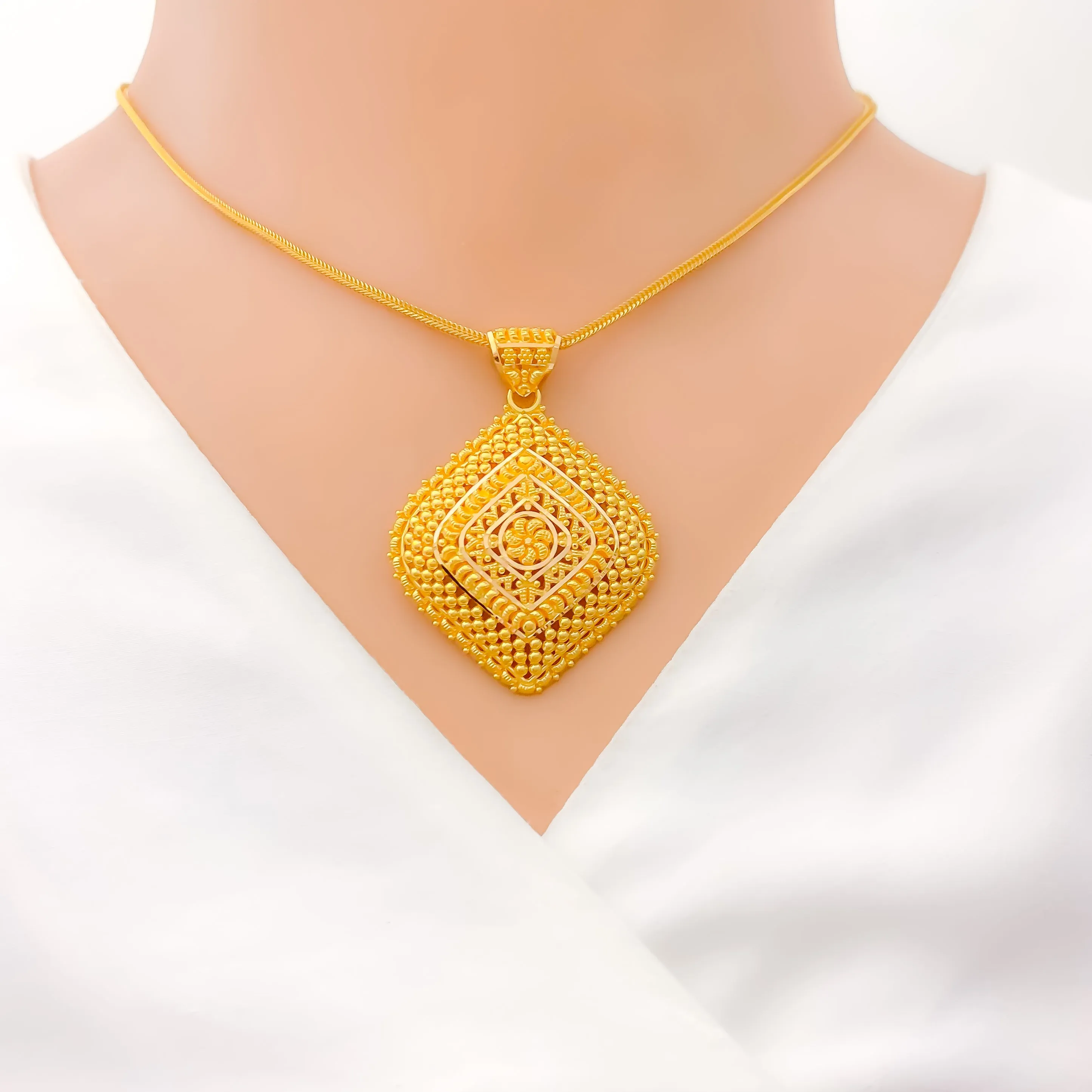 Beautiful Intricate Beaded 22k Gold Pendant Set