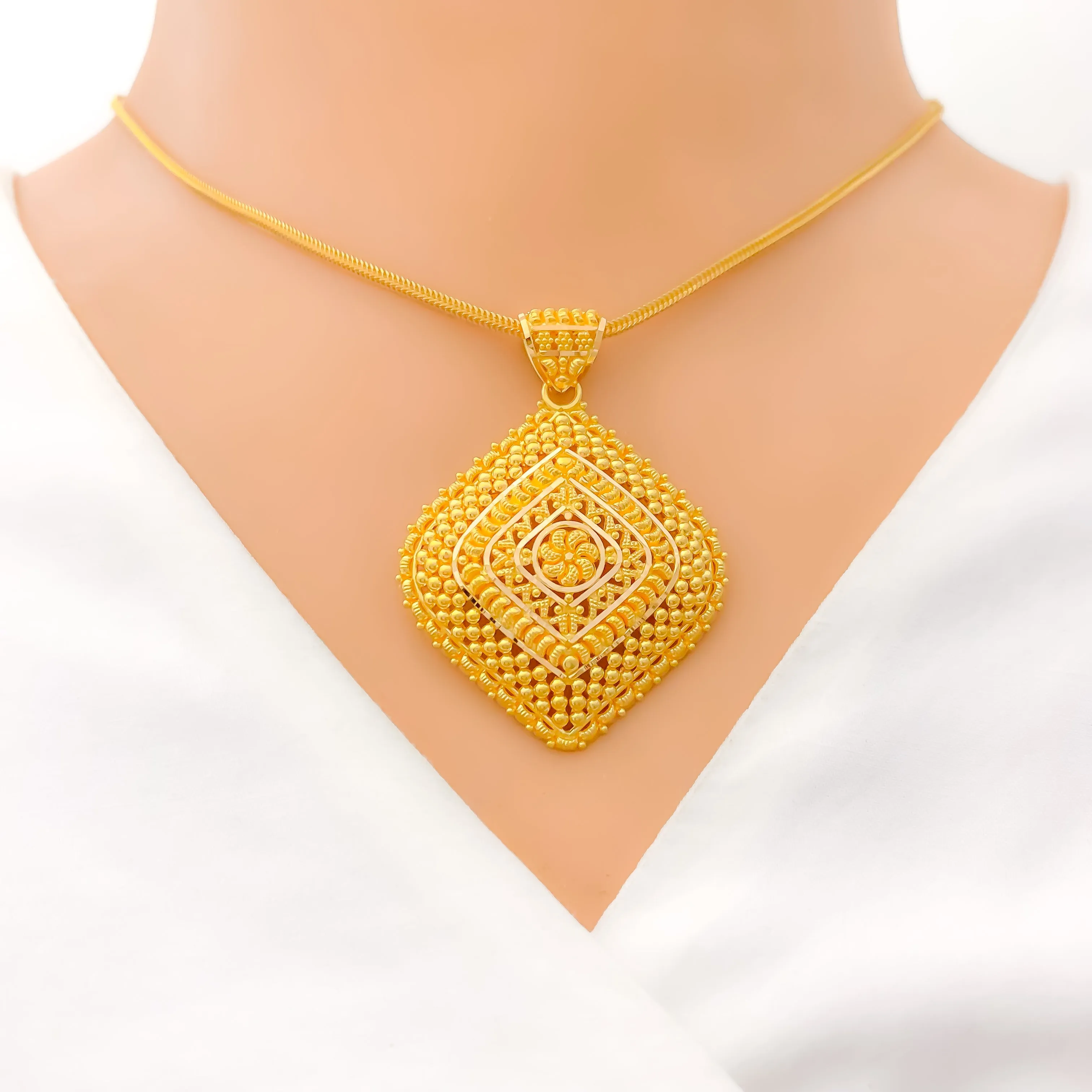 Beautiful Intricate Beaded 22k Gold Pendant Set