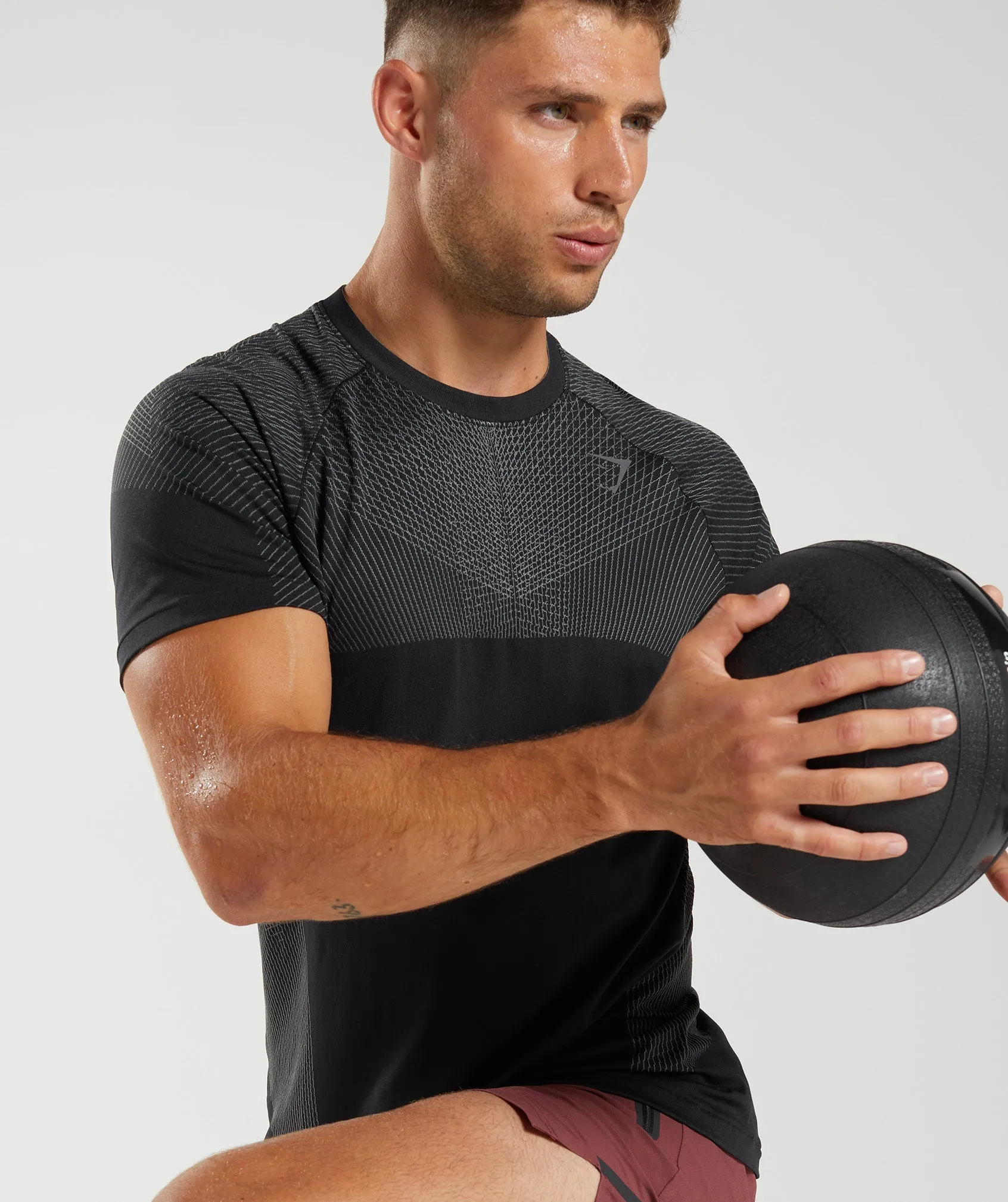 Gymshark Apex Seamless T-Shirt - Black/Silhouette Grey